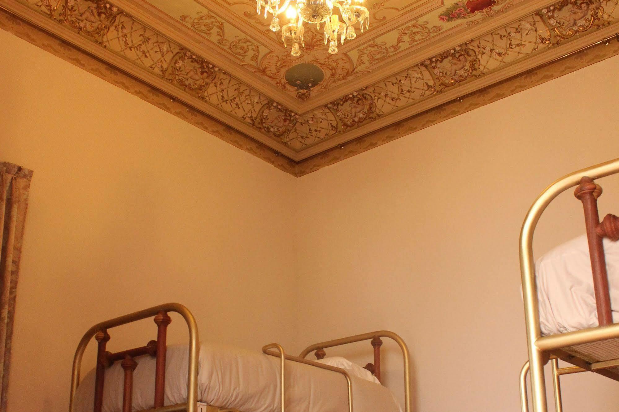 Leonora Hostal Puebla Exteriör bild