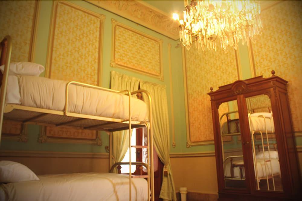 Leonora Hostal Puebla Exteriör bild